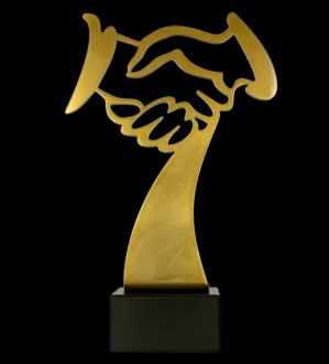 Trofeum metalowe z marmurową podstawą - Uścisk dłoni - zdjęcie główne
