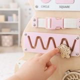 Drewniana tablica sensoryczna Montessori Miś Mamabrum – zegar, kształty, labirynt i ruchome elementy
