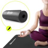 Mata do ćwiczeń fitness i jogi NBR z wielofunkcyjnym paskiem do ćwiczeń i przenoszenia - 183 x 61 x 0,8 cm HyperMotion - kolor czarny