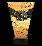 Trofeum szklane 22,5cm - UŚCISK DŁONI - VL1-A/HUG/BK